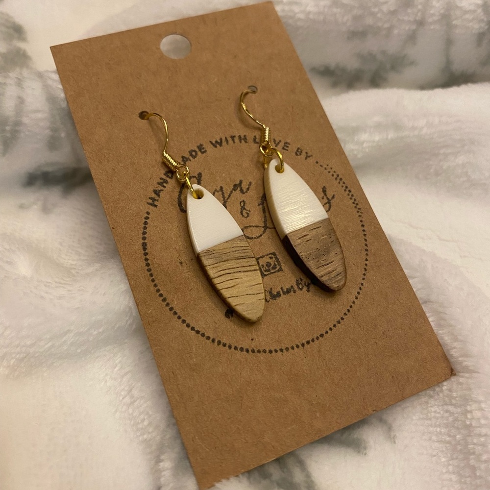 White Oval Resin and Wood Earring